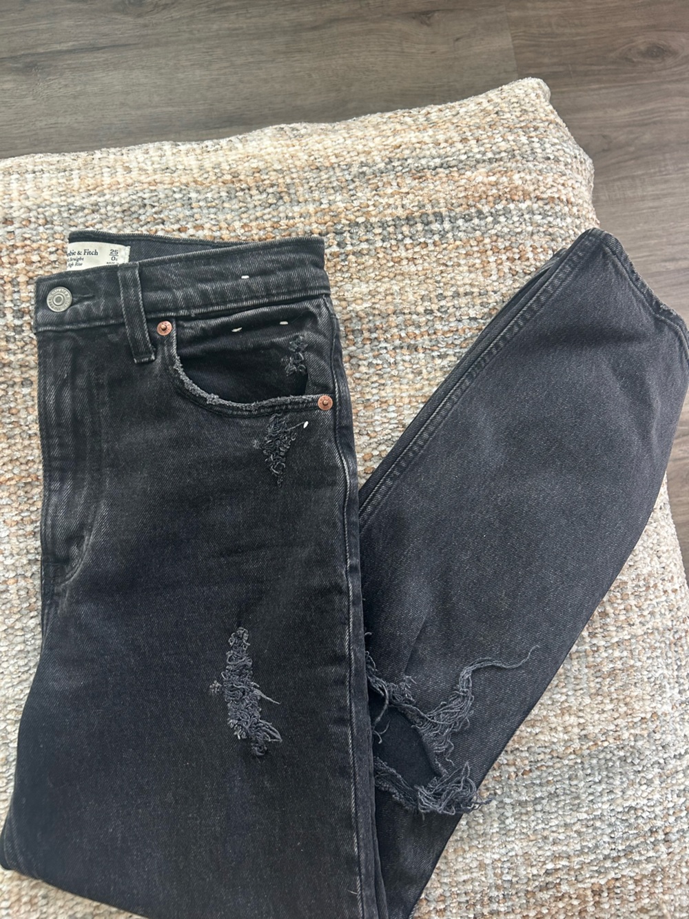 Abercrombie & Fitch 90’s straight ultra high rise black jeans with rips